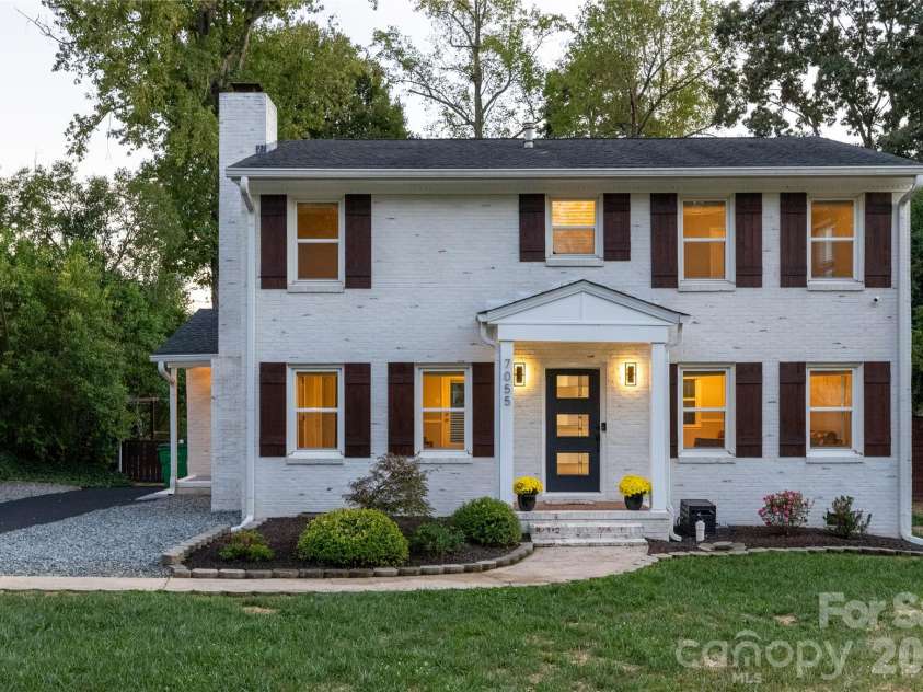7055 Crossridge Road, Charlotte, NC 28214.  MLS# CAR4431183, YatesRealty ID 55132. 