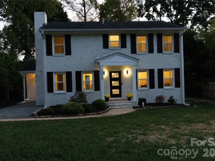 7055 Crossridge Road, Charlotte, NC 28214.  MLS# CAR4431183, YatesRealty ID 55132. 