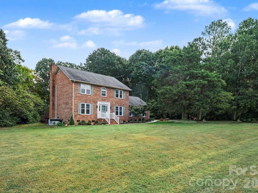 1312 Bennington Drive, Concord, NC 28027.  MLS# CAR4430583, YatesRealty ID 55134. 