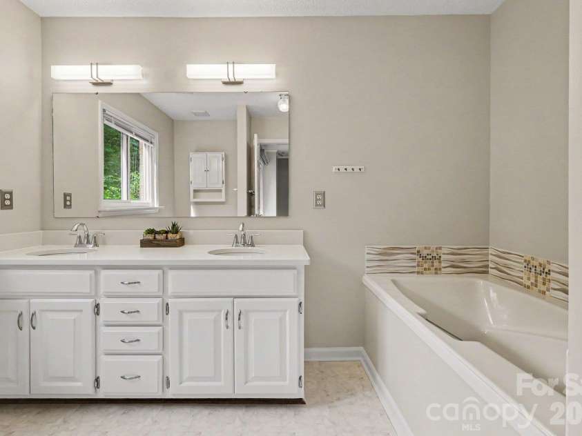 1312 Bennington Drive, Concord, NC 28027.  MLS# CAR4430583, YatesRealty ID 55134. 