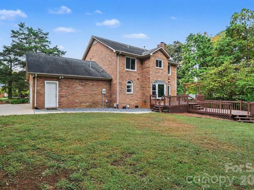 1312 Bennington Drive, Concord, NC 28027.  MLS# CAR4430583, YatesRealty ID 55134. 