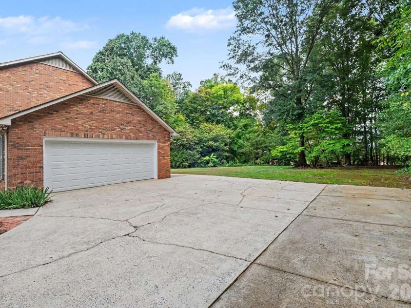 1312 Bennington Drive, Concord, NC 28027.  MLS# CAR4430583, YatesRealty ID 55134. 