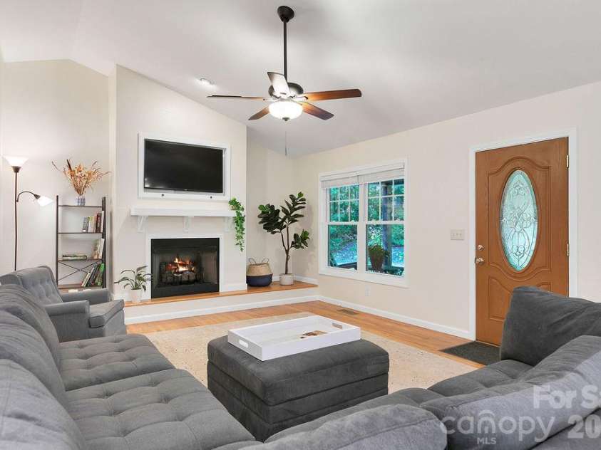 125 Rollins Place Road, Brevard, NC 28712.  MLS# CAR4431148, YatesRealty ID 55135. 