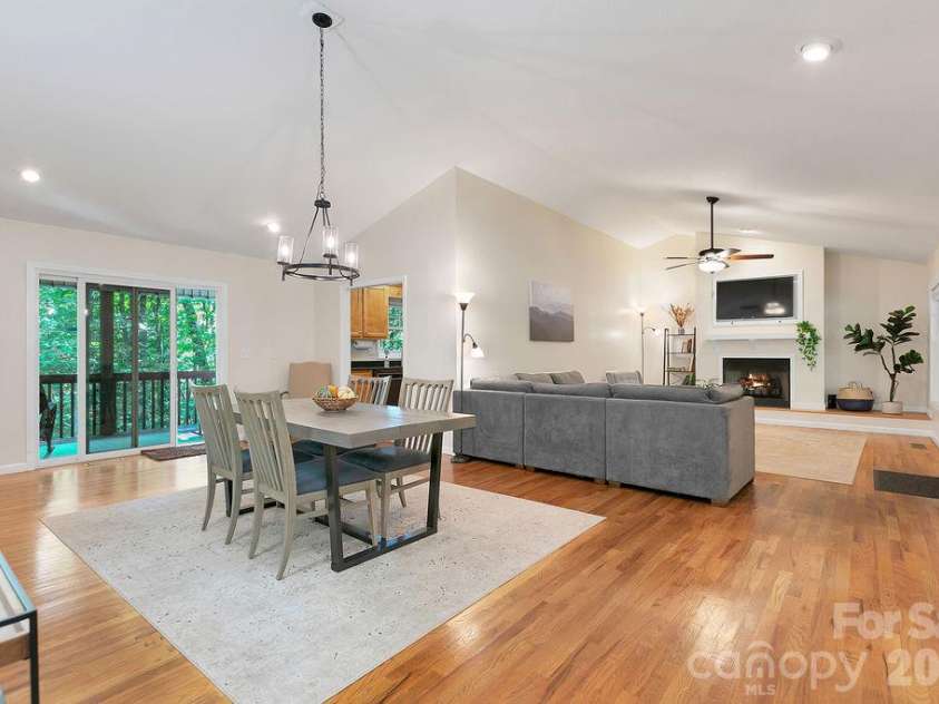 125 Rollins Place Road, Brevard, NC 28712.  MLS# CAR4431148, YatesRealty ID 55135. 