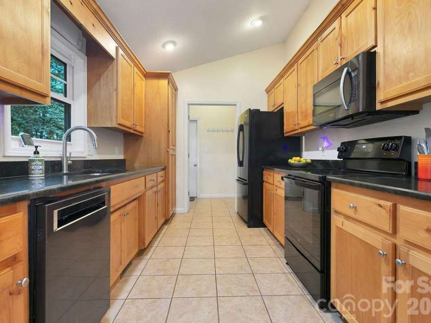 125 Rollins Place Road, Brevard, NC 28712.  MLS# CAR4431148, YatesRealty ID 55135. 