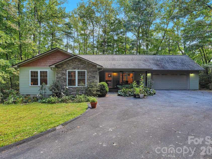 125 Rollins Place Road, Brevard, NC 28712.  MLS# CAR4431148, YatesRealty ID 55135. 