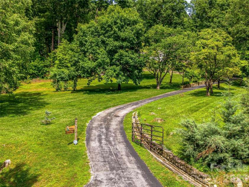 170 Twin Springs Road, Hendersonville, NC 28792.  MLS# CAR4431168, YatesRealty ID 55136. 