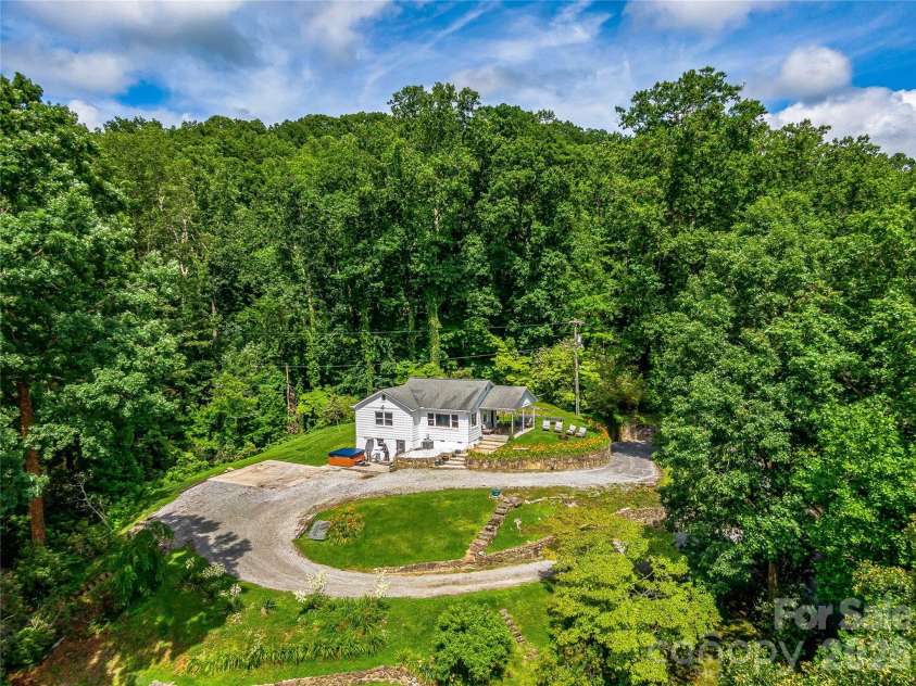 170 Twin Springs Road, Hendersonville, NC 28792.  MLS# CAR4431168, YatesRealty ID 55136. 