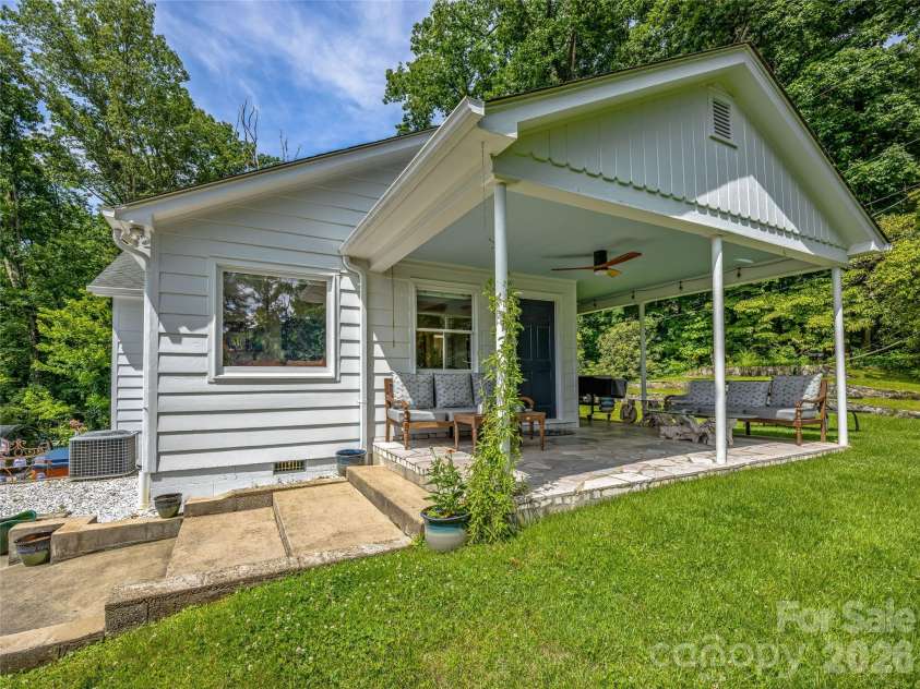 170 Twin Springs Road, Hendersonville, NC 28792.  MLS# CAR4431168, YatesRealty ID 55136. 