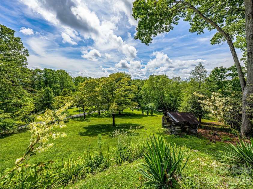 170 Twin Springs Road, Hendersonville, NC 28792.  MLS# CAR4431168, YatesRealty ID 55136. 