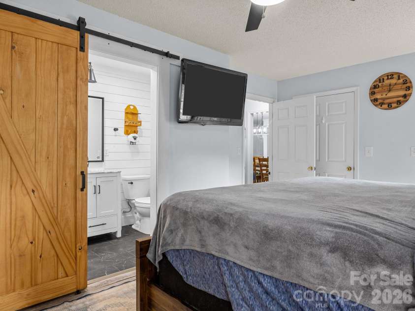 101 Catherine Drive, Columbus, NC 28722.  MLS# CAR4430356, YatesRealty ID 55137. 