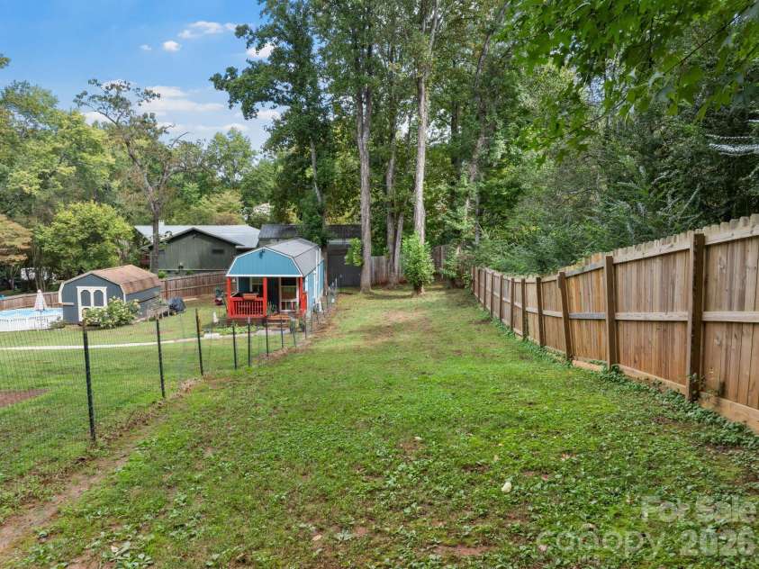 101 Catherine Drive, Columbus, NC 28722.  MLS# CAR4430356, YatesRealty ID 55137. 