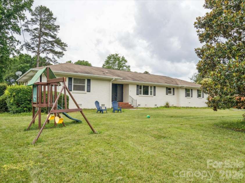 6700 Terry Drive, Charlotte, NC 28215.  MLS# CAR4430529, YatesRealty ID 55139. 