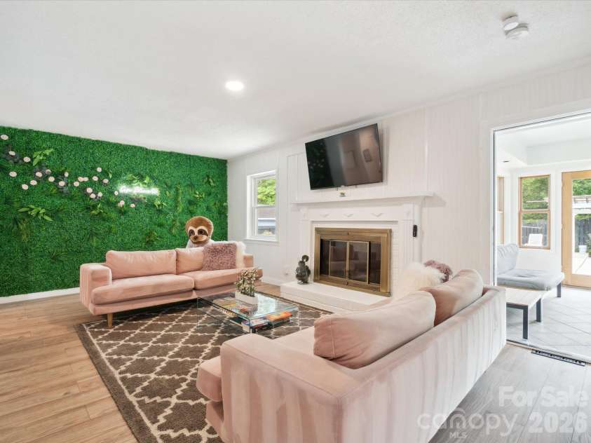 6700 Terry Drive, Charlotte, NC 28215.  MLS# CAR4430529, YatesRealty ID 55139. 