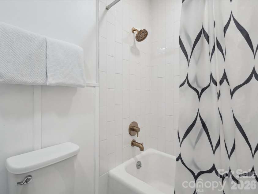 6700 Terry Drive, Charlotte, NC 28215.  MLS# CAR4430529, YatesRealty ID 55139. 