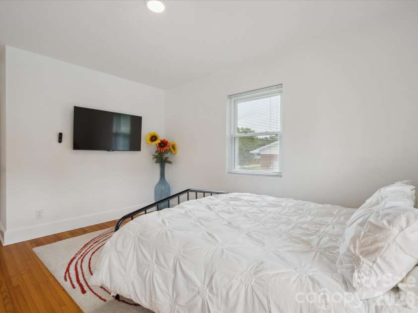 6700 Terry Drive, Charlotte, NC 28215.  MLS# CAR4430529, YatesRealty ID 55139. 