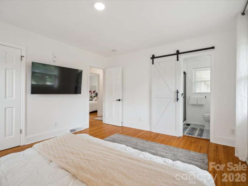 6700 Terry Drive, Charlotte, NC 28215.  MLS# CAR4430529, YatesRealty ID 55139. 