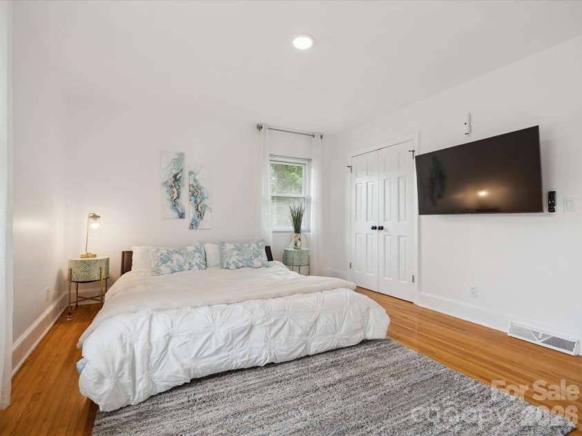 6700 Terry Drive, Charlotte, NC 28215.  MLS# CAR4430529, YatesRealty ID 55139. 