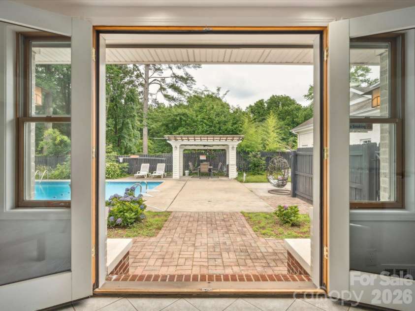 6700 Terry Drive, Charlotte, NC 28215.  MLS# CAR4430529, YatesRealty ID 55139. 