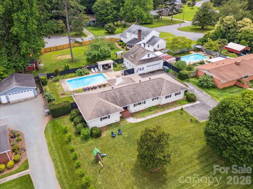 6700 Terry Drive, Charlotte, NC 28215.  MLS# CAR4430529, YatesRealty ID 55139. 
