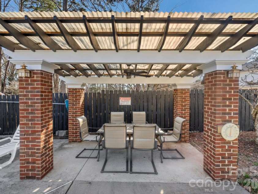 6700 Terry Drive, Charlotte, NC 28215.  MLS# CAR4430529, YatesRealty ID 55139. 
