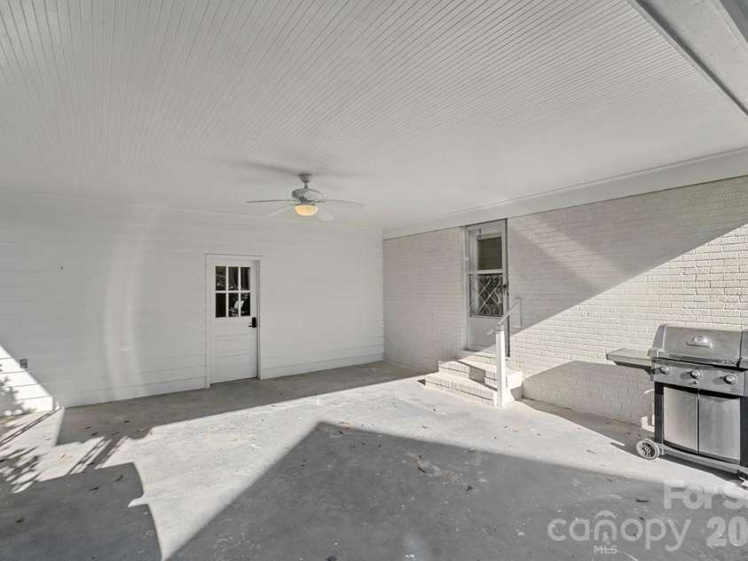 6700 Terry Drive, Charlotte, NC 28215.  MLS# CAR4430529, YatesRealty ID 55139. 