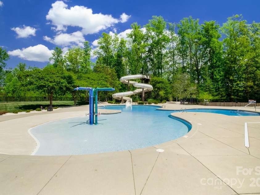 8621 Sequoia Grove Lane, Charlotte, NC 28214.  MLS# CAR4242689, YatesRealty ID 5514. 