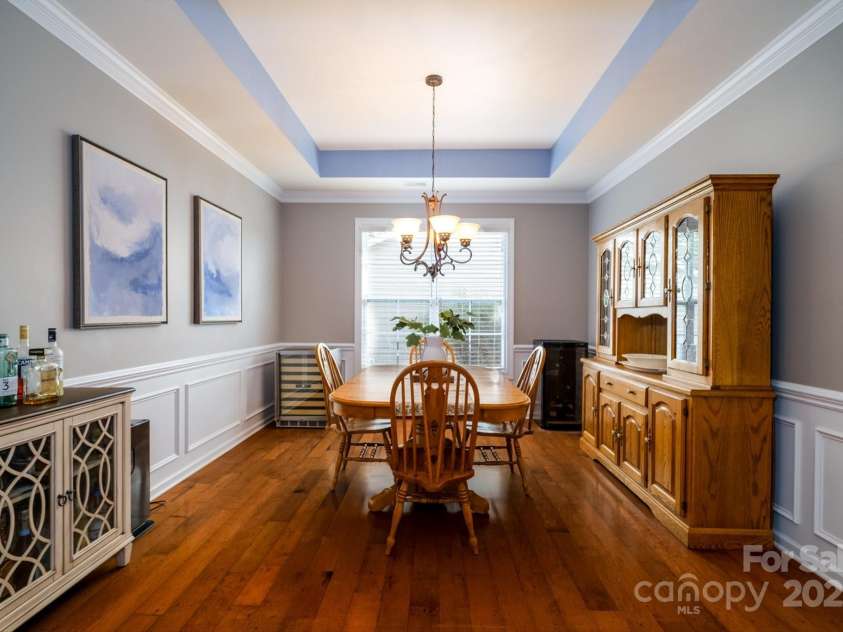8621 Sequoia Grove Lane, Charlotte, NC 28214.  MLS# CAR4242689, YatesRealty ID 5514. Dining Room