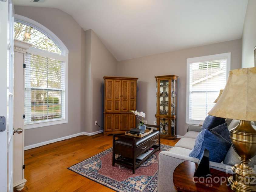 8621 Sequoia Grove Lane, Charlotte, NC 28214.  MLS# CAR4242689, YatesRealty ID 5514. Office Space