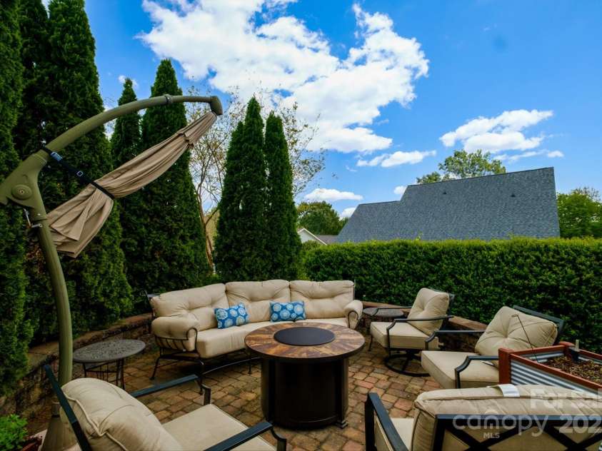 8621 Sequoia Grove Lane, Charlotte, NC 28214.  MLS# CAR4242689, YatesRealty ID 5514. Patio