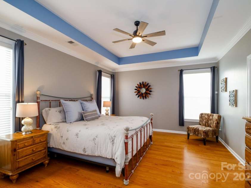 8621 Sequoia Grove Lane, Charlotte, NC 28214.  MLS# CAR4242689, YatesRealty ID 5514. Primary Bedroom Main Floor
