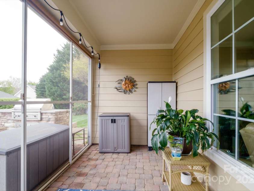 8621 Sequoia Grove Lane, Charlotte, NC 28214.  MLS# CAR4242689, YatesRealty ID 5514. Screened in Porch