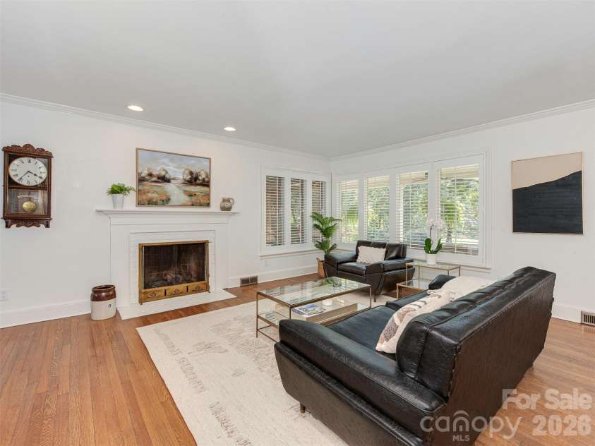 723 Romany Road, Charlotte, NC 28203.  MLS# CAR4430250, YatesRealty ID 55141. 