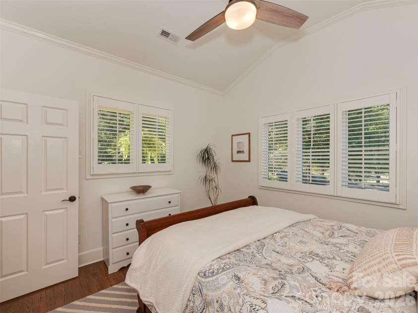 723 Romany Road, Charlotte, NC 28203.  MLS# CAR4430250, YatesRealty ID 55141. 