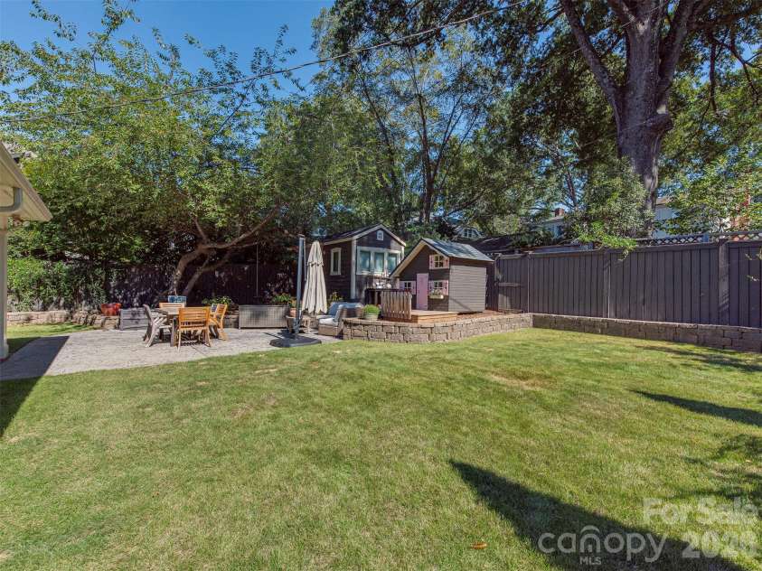 723 Romany Road, Charlotte, NC 28203.  MLS# CAR4430250, YatesRealty ID 55141. 