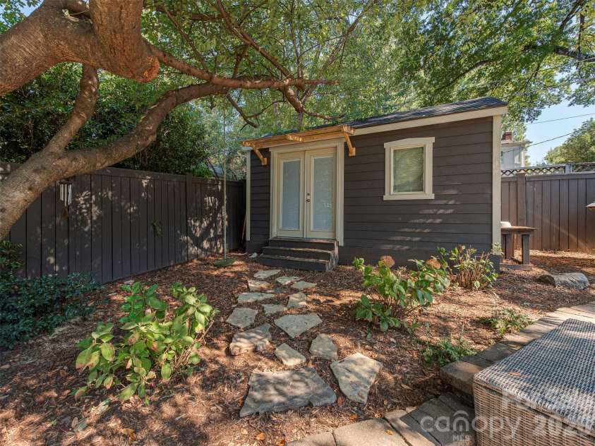 723 Romany Road, Charlotte, NC 28203.  MLS# CAR4430250, YatesRealty ID 55141. 