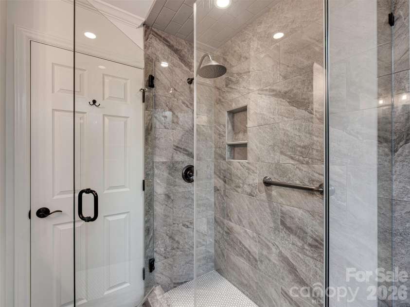 723 Romany Road, Charlotte, NC 28203.  MLS# CAR4430250, YatesRealty ID 55141. 