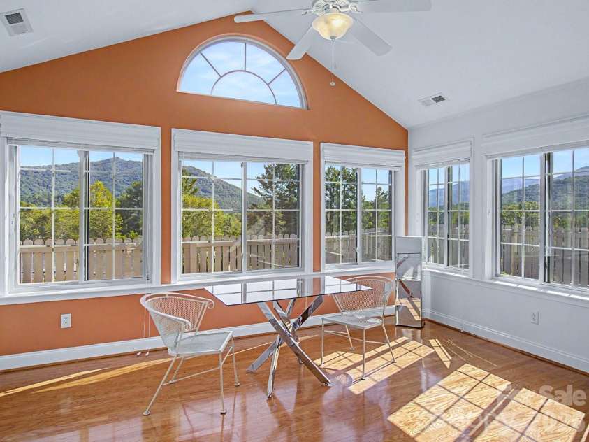 58 Outlook Circle, Swannanoa, NC 28778.  MLS# CAR4428853, YatesRealty ID 55143. 