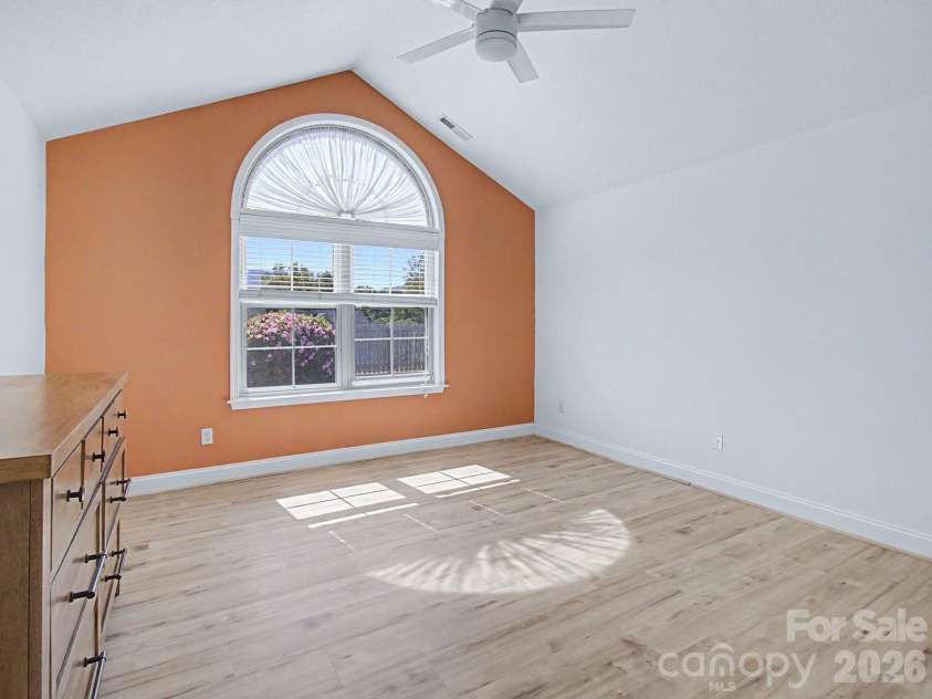 58 Outlook Circle, Swannanoa, NC 28778.  MLS# CAR4428853, YatesRealty ID 55143. 