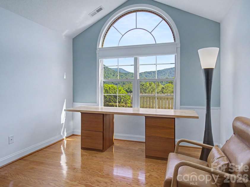 58 Outlook Circle, Swannanoa, NC 28778.  MLS# CAR4428853, YatesRealty ID 55143. 