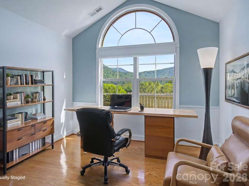 58 Outlook Circle, Swannanoa, NC 28778.  MLS# CAR4428853, YatesRealty ID 55143. 