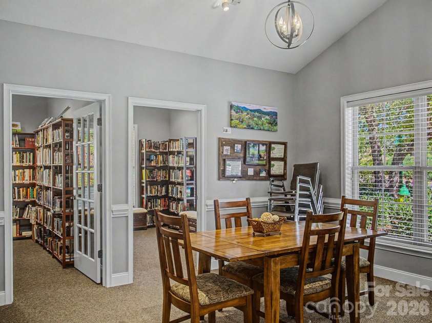 58 Outlook Circle, Swannanoa, NC 28778.  MLS# CAR4428853, YatesRealty ID 55143. 