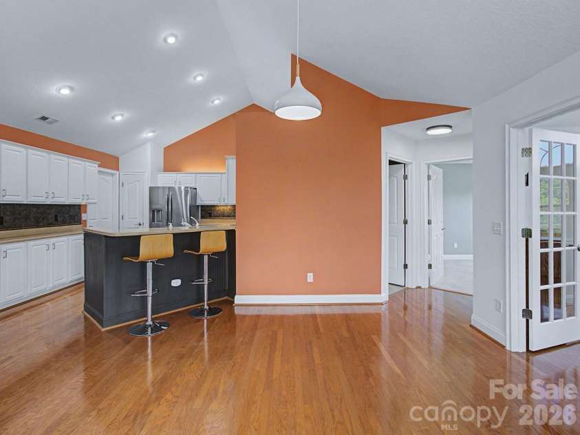 58 Outlook Circle, Swannanoa, NC 28778.  MLS# CAR4428853, YatesRealty ID 55143. 