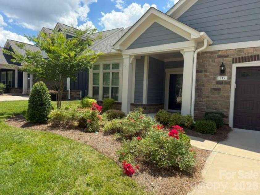 715 Poplar View Drive, Concord, NC 28027.  MLS# CAR4429139, YatesRealty ID 55147. 