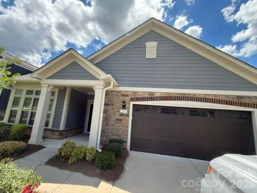 715 Poplar View Drive, Concord, NC 28027.  MLS# CAR4429139, YatesRealty ID 55147. 