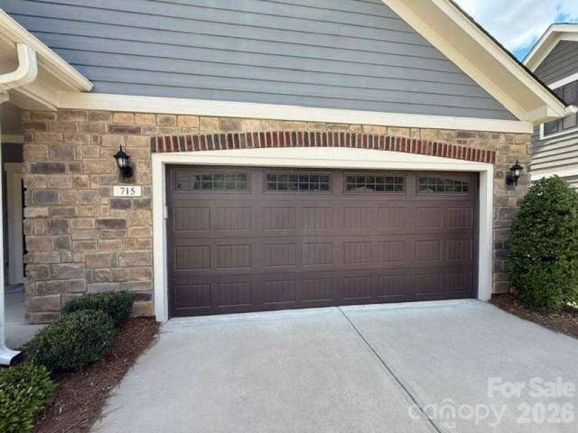 715 Poplar View Drive, Concord, NC 28027.  MLS# CAR4429139, YatesRealty ID 55147. 