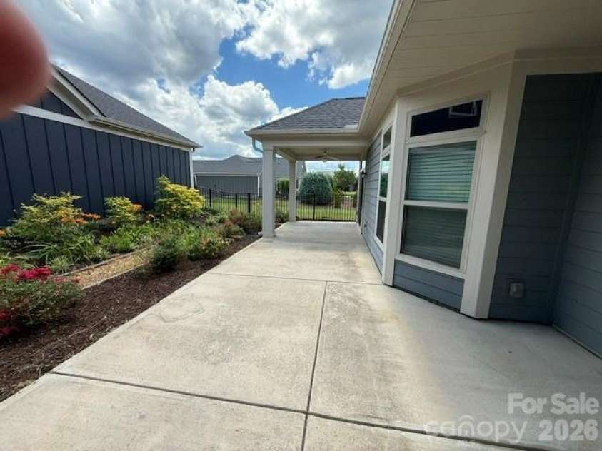 715 Poplar View Drive, Concord, NC 28027.  MLS# CAR4429139, YatesRealty ID 55147. 