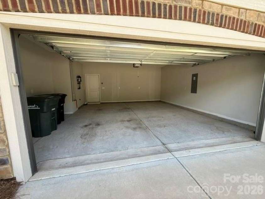 715 Poplar View Drive, Concord, NC 28027.  MLS# CAR4429139, YatesRealty ID 55147. 