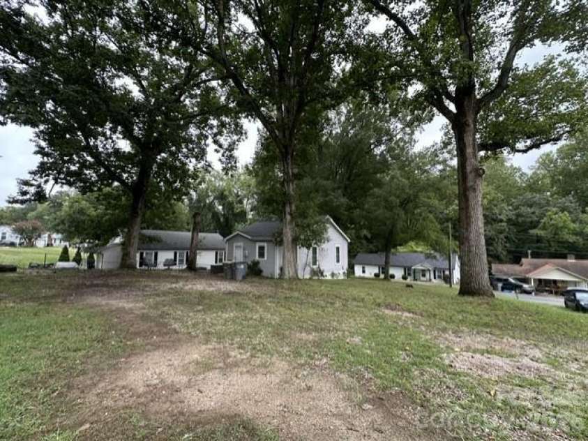 206 Pethel Street, Kannapolis, NC 28081.  MLS# CAR4428460, YatesRealty ID 55149. 