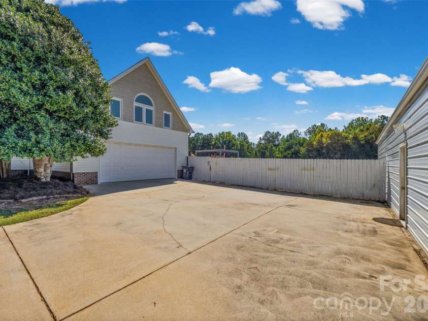 2129 Squire Road, Rock Hill, SC 29730.  MLS# CAR4423271, YatesRealty ID 55156. Driveway Parking Area